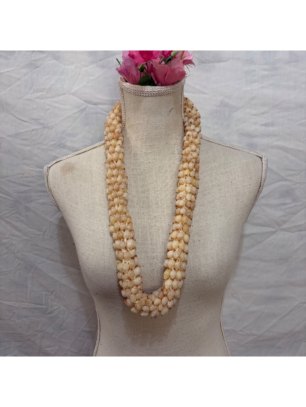 Tiki shell hand made lei vintage